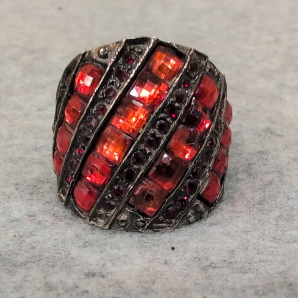 Vintage Sparkling Red Stone Statement Ring Adjustable Band Silver Tone - Picture 1 of 3